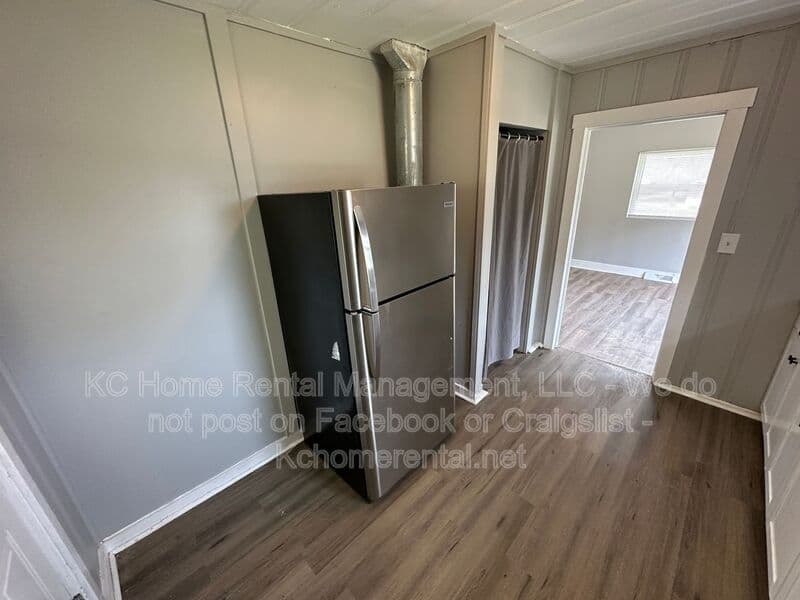 Kansas City House: 7113 N Highland Ave