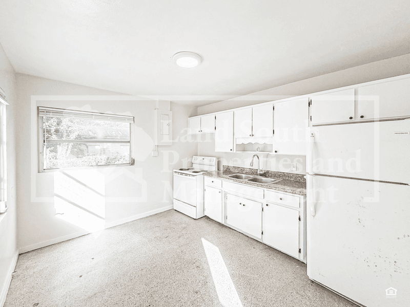 Lakeland House: 2323 Jungle Street