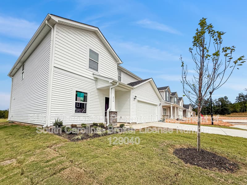 Spartanburg House: 214 Moretz Pl