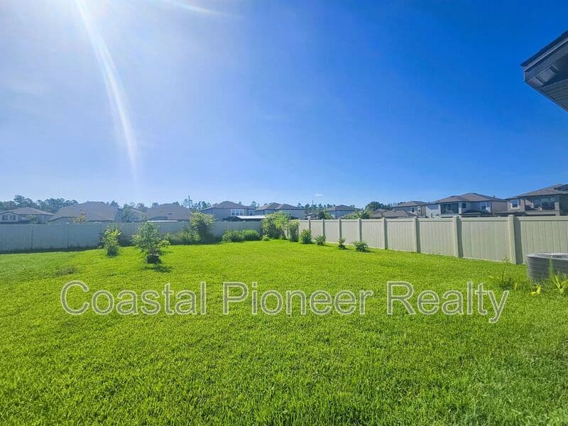 Tampa House: 16073 Sonoma Grove Cir