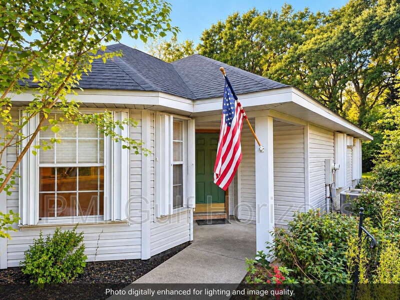 Pensacola House: 1310 Sunrunner Place