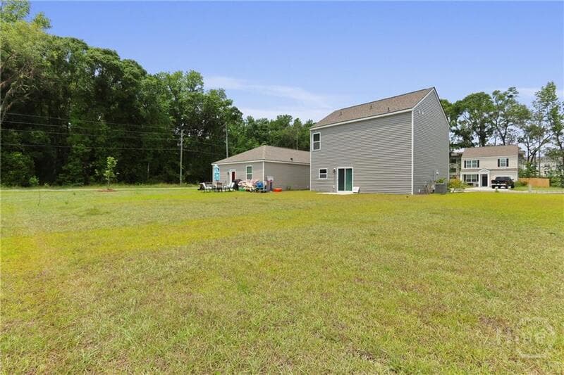 Hinesville House: 25 Hazy Lane