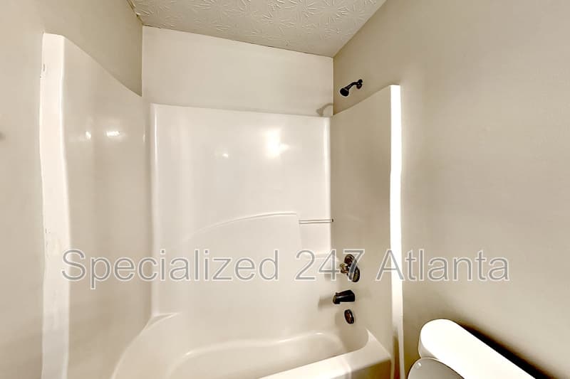 Newnan House: 34 Belmont Park Dr