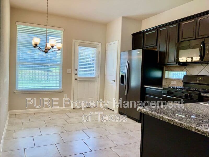 Pflugerville House: 409 Rhetoric Way