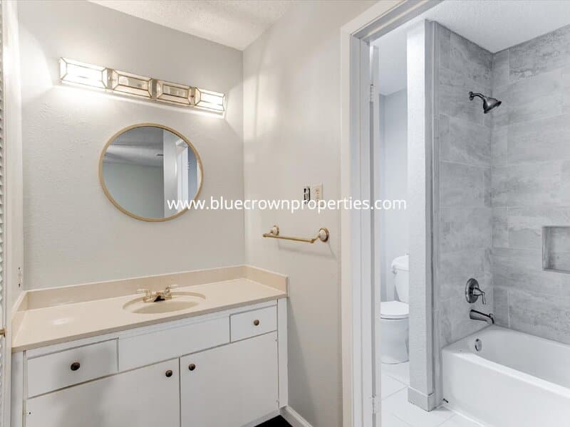 Arlington House: 462 Westview Terrace