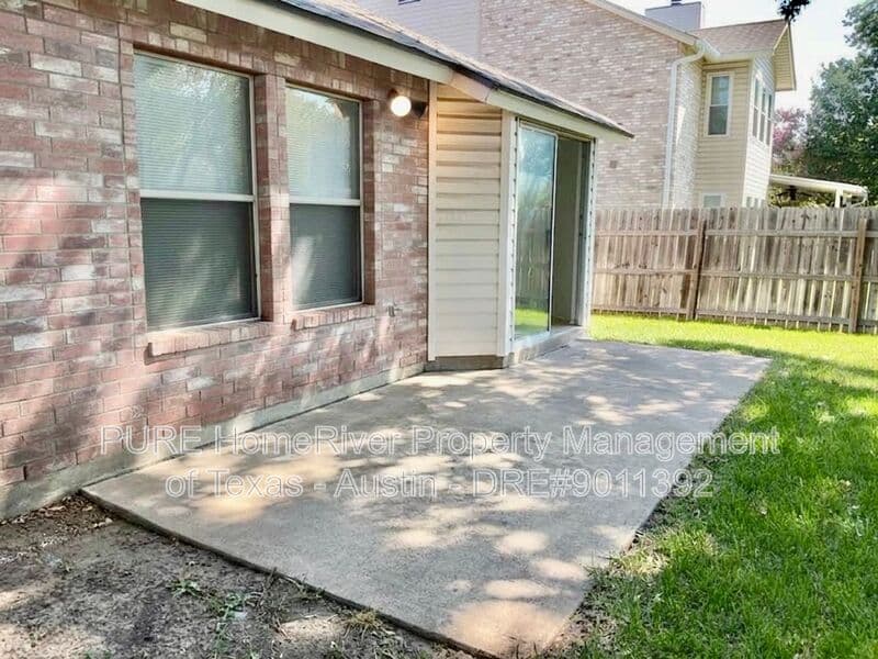 Cedar Park House: 1614 Paper Moon Dr