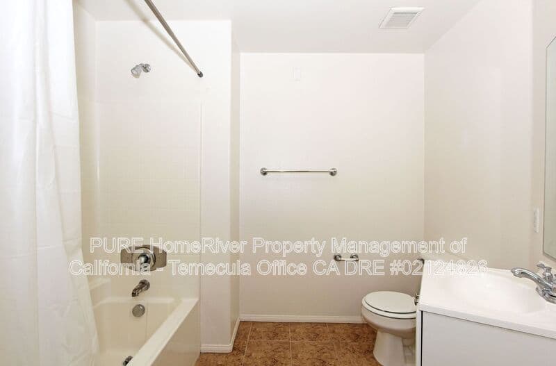 Temecula House: 44916 Honey Locust Dr