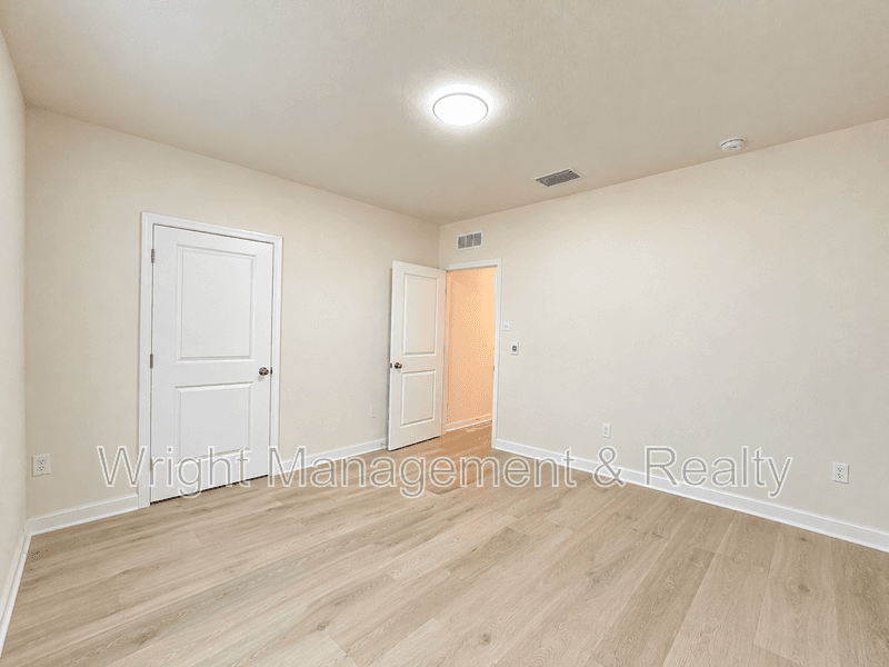 Odessa House: 15450 Black Pepper Lane