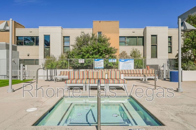 Las Vegas Condo: 353 E Bonneville Ave