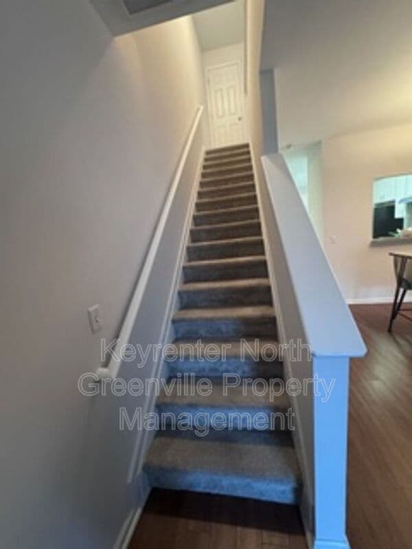 Greenville House: 612 Graythorn Ln