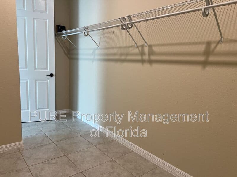 Ocala House: 10376 SW 99th Street