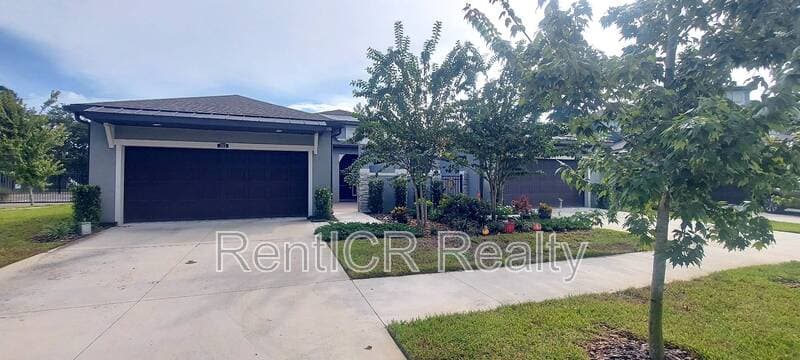 Lutz House: 353 Villa Corte Drive