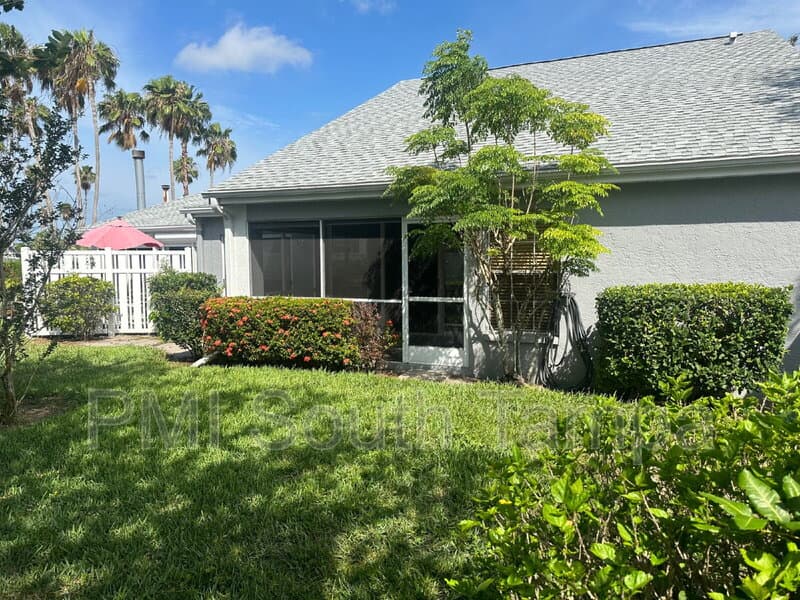 Bradenton House: 3506 52nd Ave W