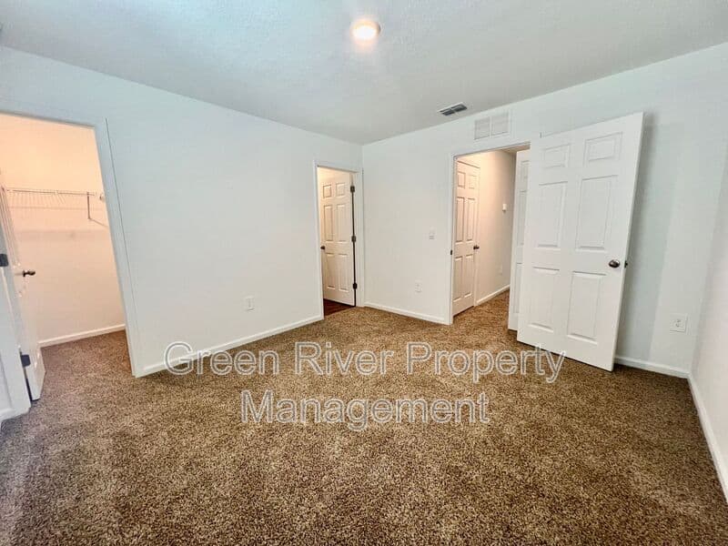 Middleburg House: 827 Rivertree Place