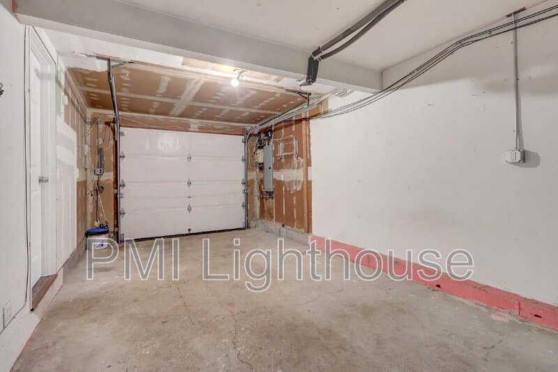 Huntington Station House: 164 W 19th St