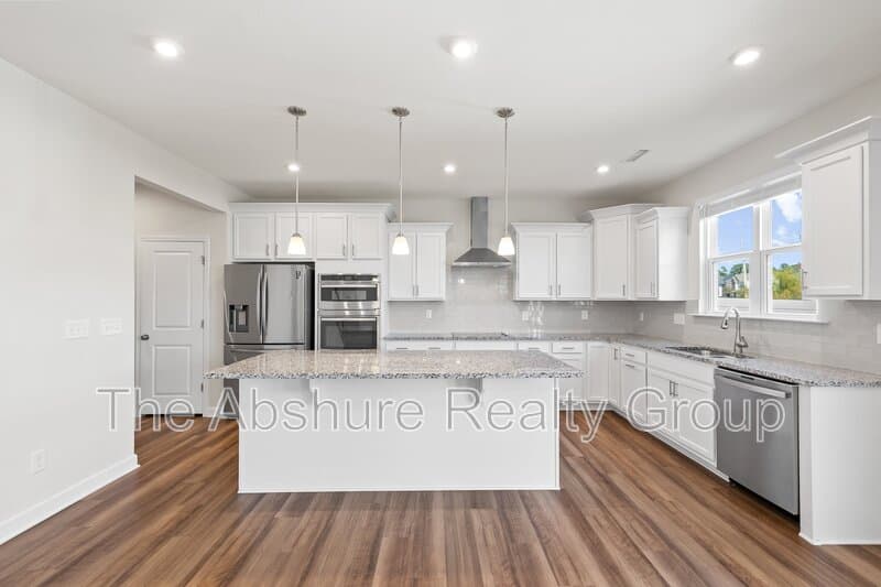 Fuquay-Varina House: 1511 Woodland Knoll Court