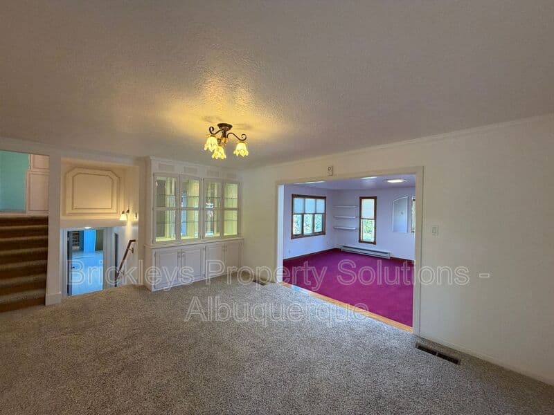 Albuquerque House: 7121 Edwina Ave NE