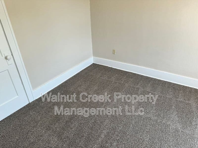 Lorain Condo: 203 Flordia