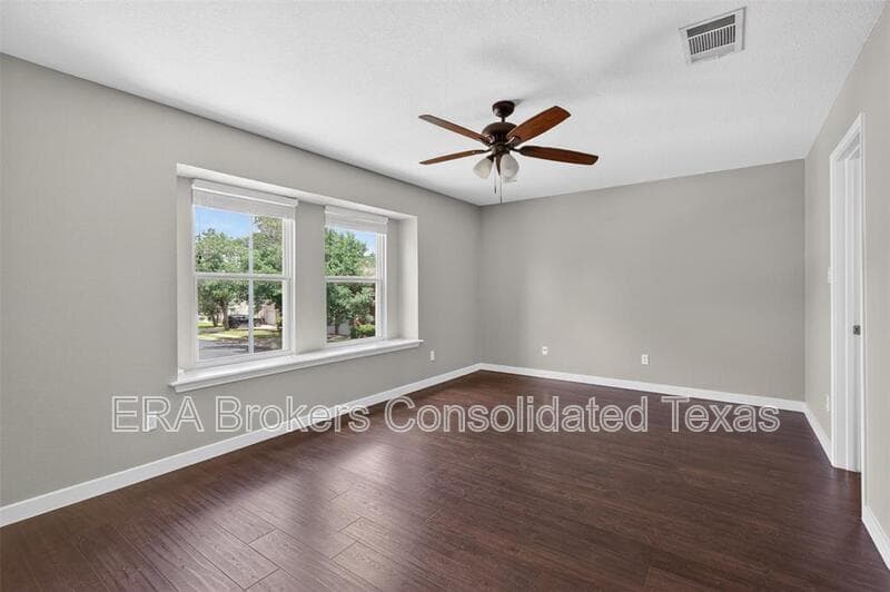 Austin House: 7601 Windrush Dr