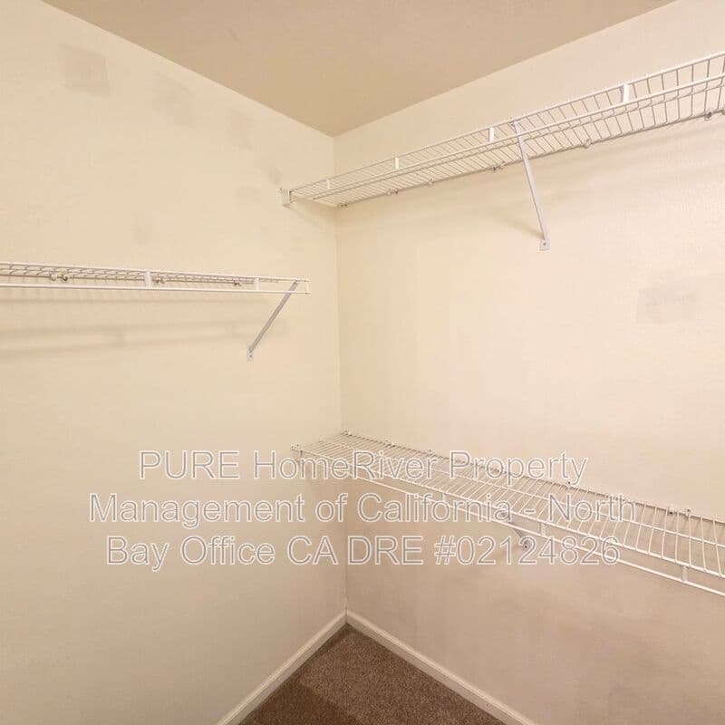 Petaluma House: 1052 Addison Circle