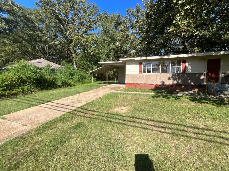 Jackson House: 2862 Oak Forest Drive