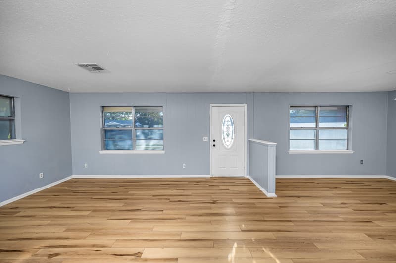 Lawton House: 3015 Northeast Pioneer Boulevard