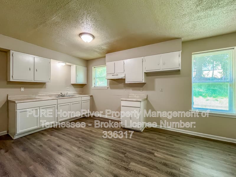 Memphis House: 5354 Clinchport Cir