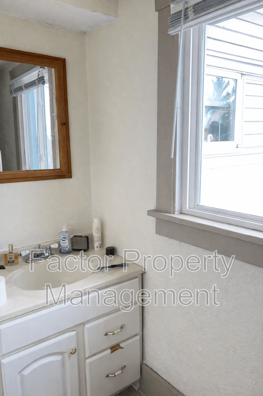 Mankato Condo: 103 Locust St.