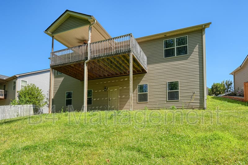 Inman House: 151 Harvest Ridge Drive