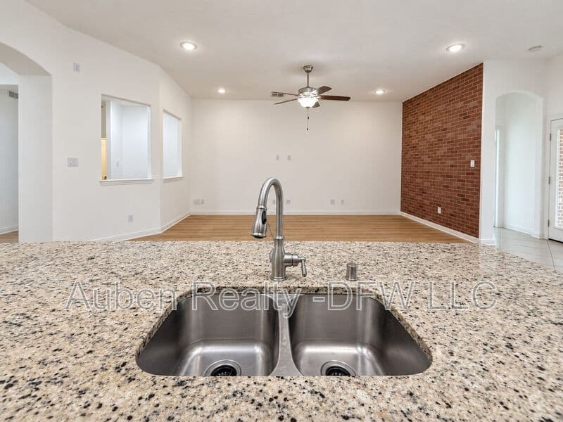 Fort Worth House: 8121 Belgian Blue Court