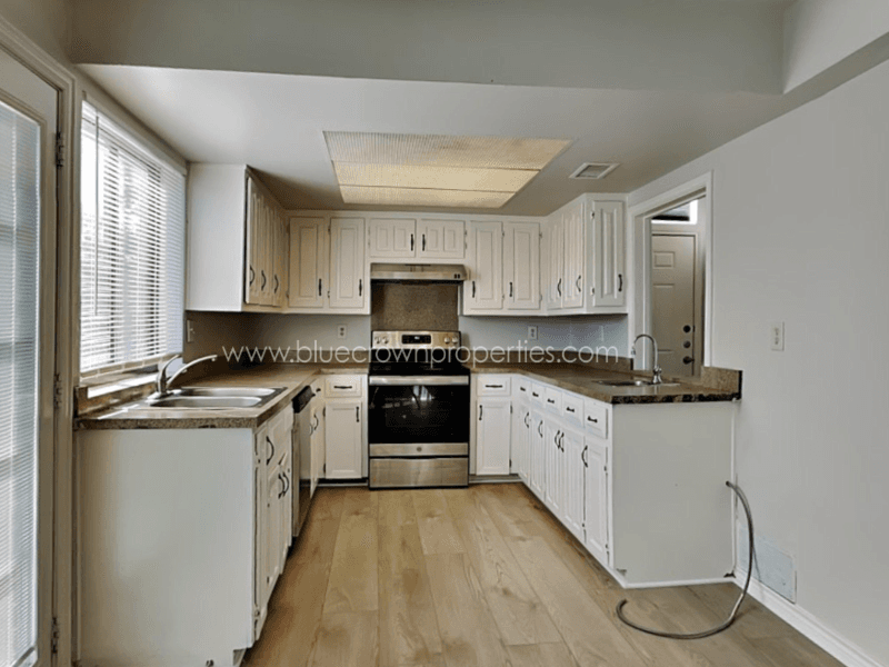 Plano Condo: 1804 Bristol Cove