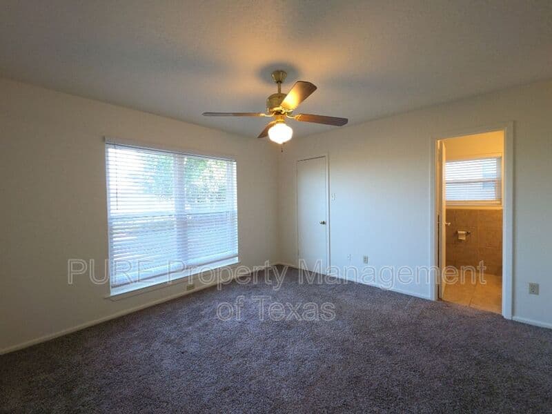 Elgin House: 304 McClendon Dr