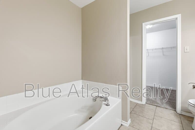 McKinney House: 2744 Frontier Lane