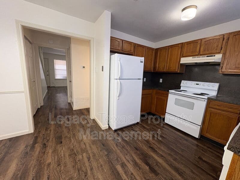 CLEBURNE Condo: 1601 N Nolan River Rd