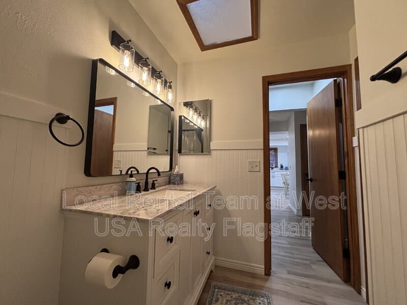Flagstaff House: 2340 N Plateau Dr