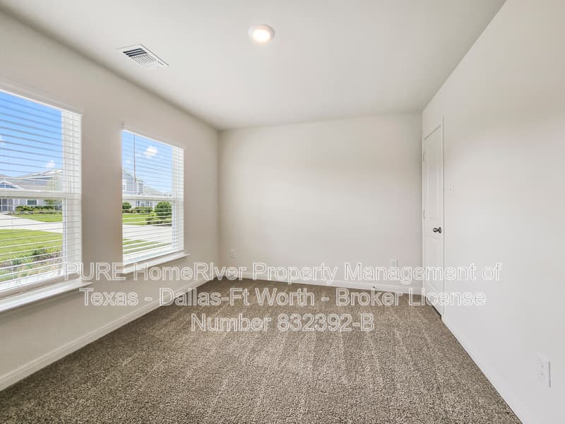 Fort Worth House: 9972 Fighting Falcon Way