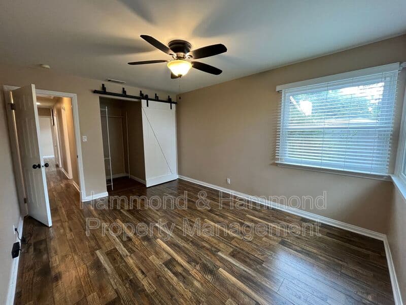 Granada Hills House: 16750 Index St.
