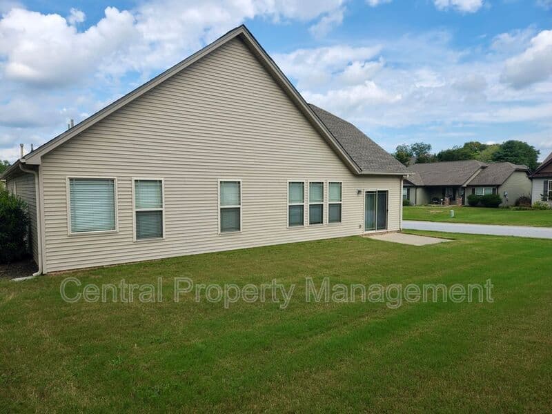 Taylors House: 1 Redwolf Lane