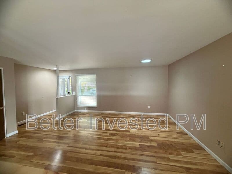 Ukiah House: 611 Tokay Ave