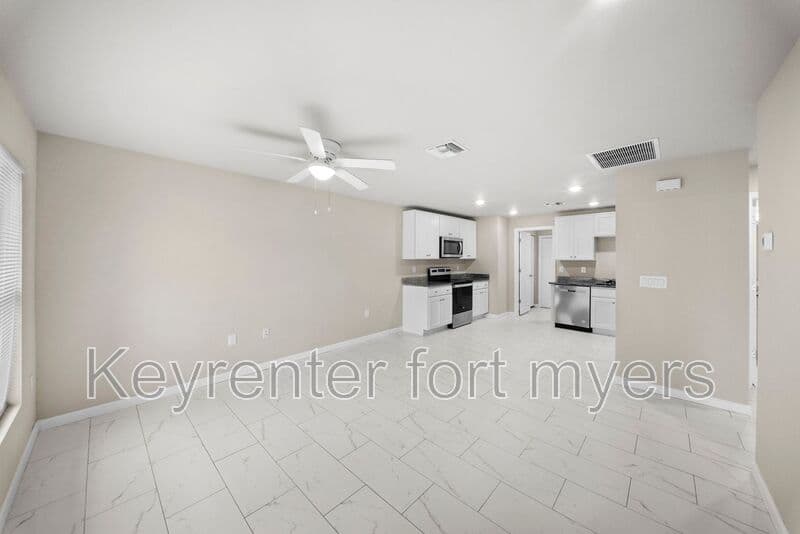 FORT MYERS House: 1914 FRENCH ST