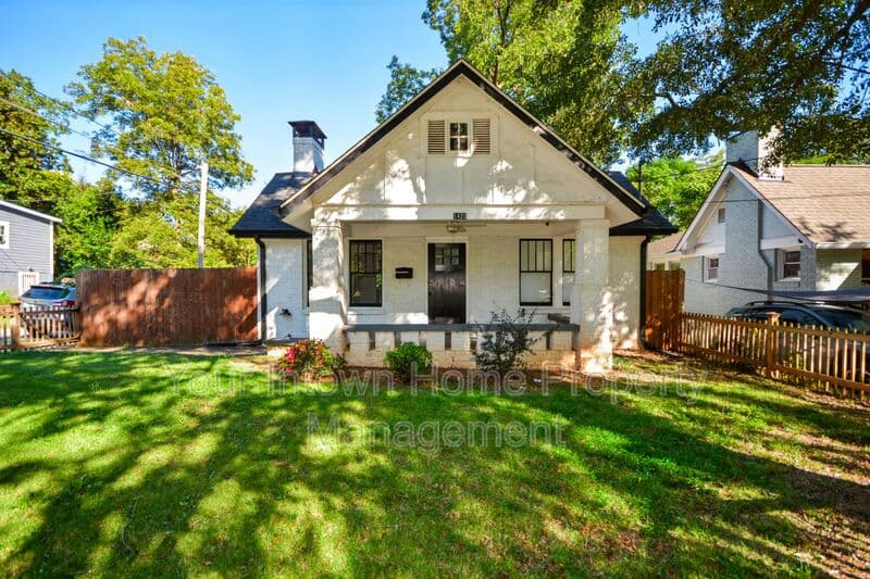 Atlanta House: 1420 Beatie Ave Sw