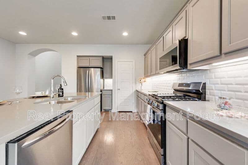 Little Elm House: 1617 Spoonbill Dr