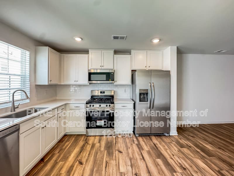 Gilbert Townhome: 314 Livesey Ln