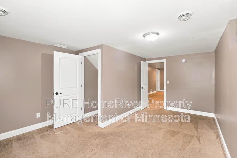 Fridley House: 580 Fairmont St NE