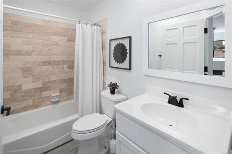 San Diego Townhome: 3711 Columbia Street