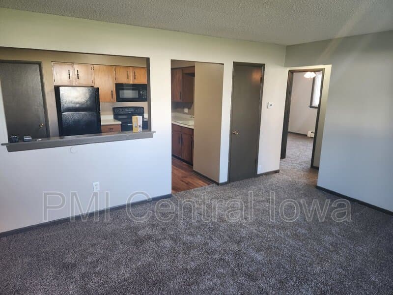 Waukee Condo: 450 Laurel St