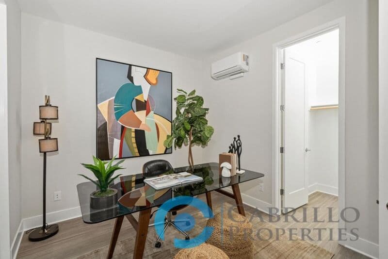 San Diego Apartment: 1695 Saturn Blvd