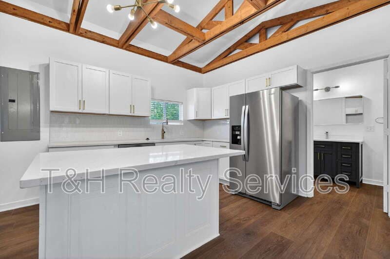 Indianapolis House: 210 Keystone Avenue
