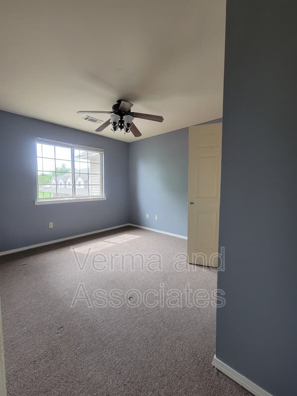 Centerton Townhome: 192 Fair St