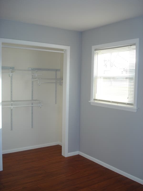 Monticello Condo: 705 E 3rd St #1